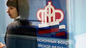 Почему работающим пенсионерам выплачивают уменьшенную пенсию в Дятьково
